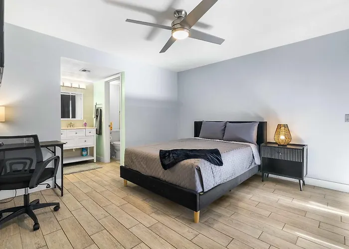 Private Bath Walk To Asu & Mill Apartment